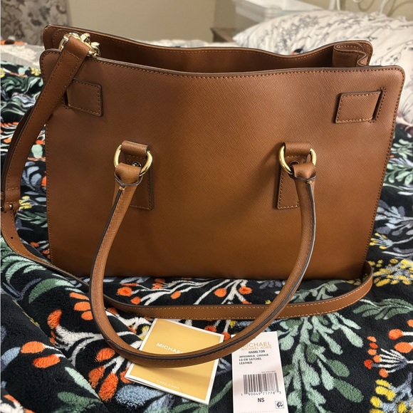 Michael Kors Tan Large Leather Purse - Picture 2 of 12